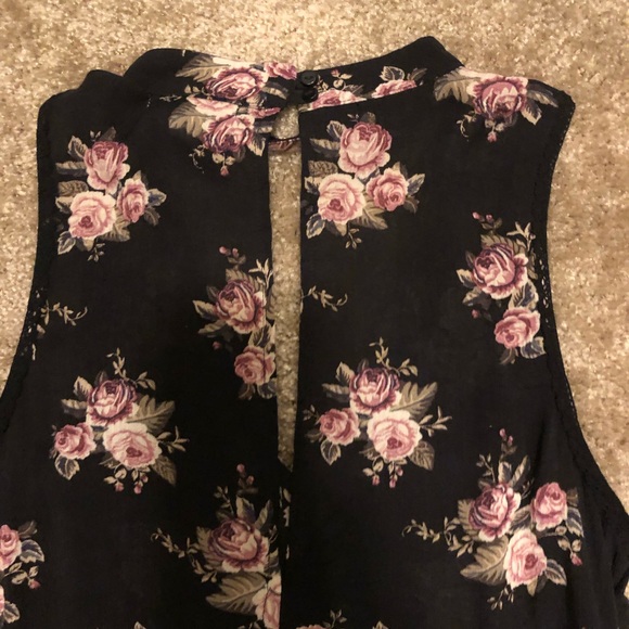 Keyhole long tank top from AEO - Picture 2 of 2